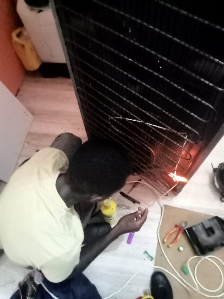 fridge repairs and servicing in goodwood cape town